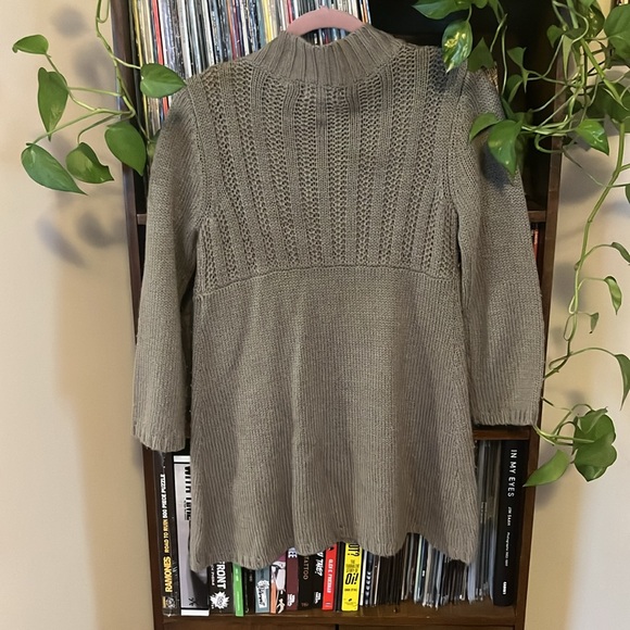 Sweater - Picture 2 of 3